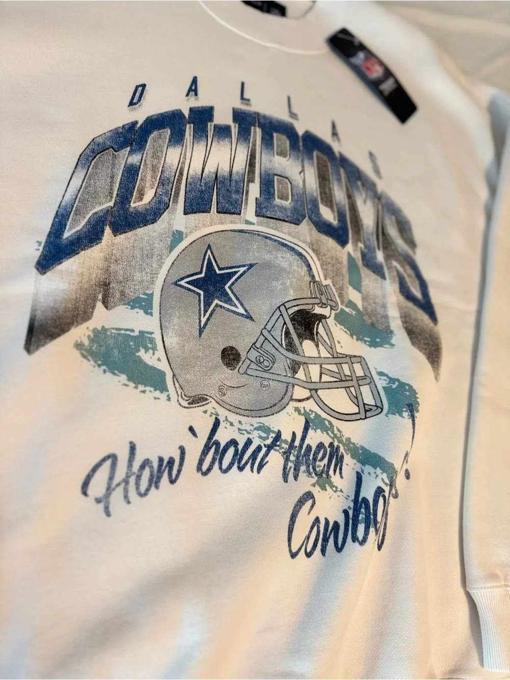 Abercrombie and Fitch Dallas Cowboys Crewneck - Picture 2 of 3